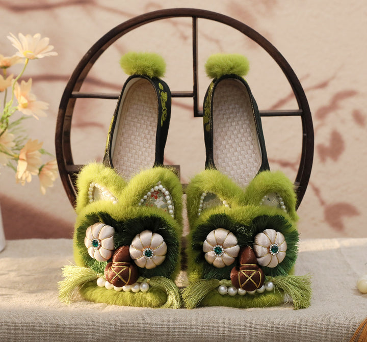 Women's Hanfu Chinese Style Embroidery Shoes - Faux Fur Trim Luxury Floral Tassel Flat Ballet Loafers