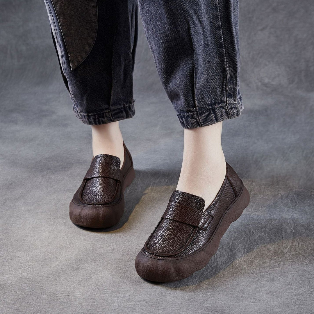 Women’s Retro Slip-On Flat Shoes – Soft Sole Comfortable Casual Style