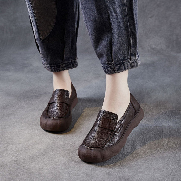 Women’s Retro Slip-On Flat Shoes – Soft Sole Comfortable Casual Style