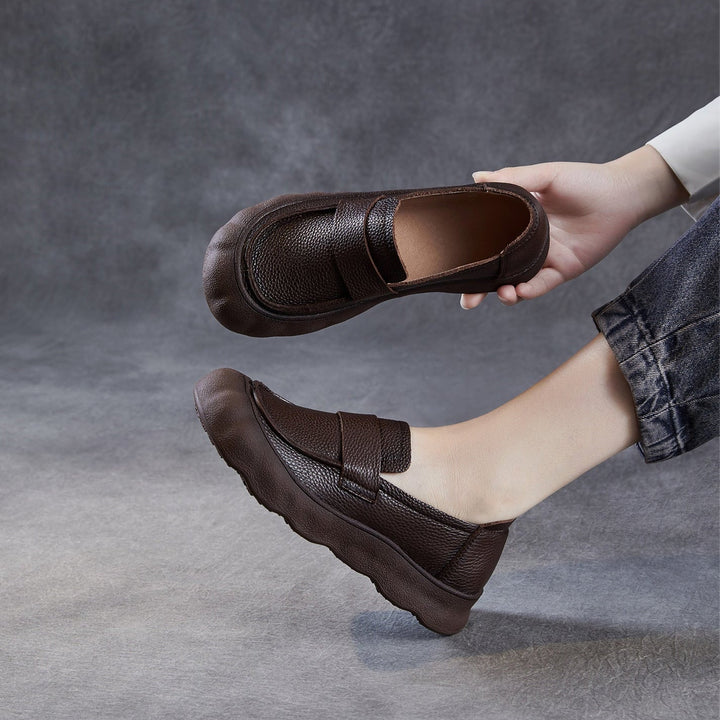 Women’s Retro Slip-On Flat Shoes – Soft Sole Comfortable Casual Style