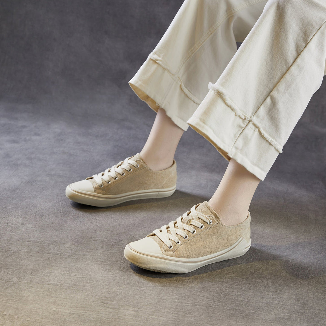Women‘s Retro Suede Sneakers Vintage Round Toe Low Top Lace-up Flat Walking Shoes
