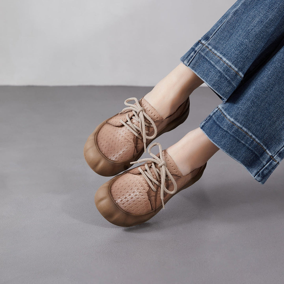 Women’s Retro Embossed Leather Lace-Up Flats – Comfortable Casual Soft Sole Shoes