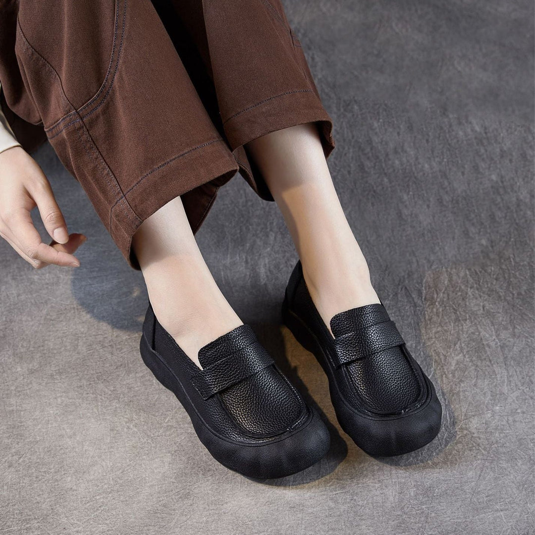 Women’s Retro Slip-On Flat Shoes – Soft Sole Comfortable Casual Style