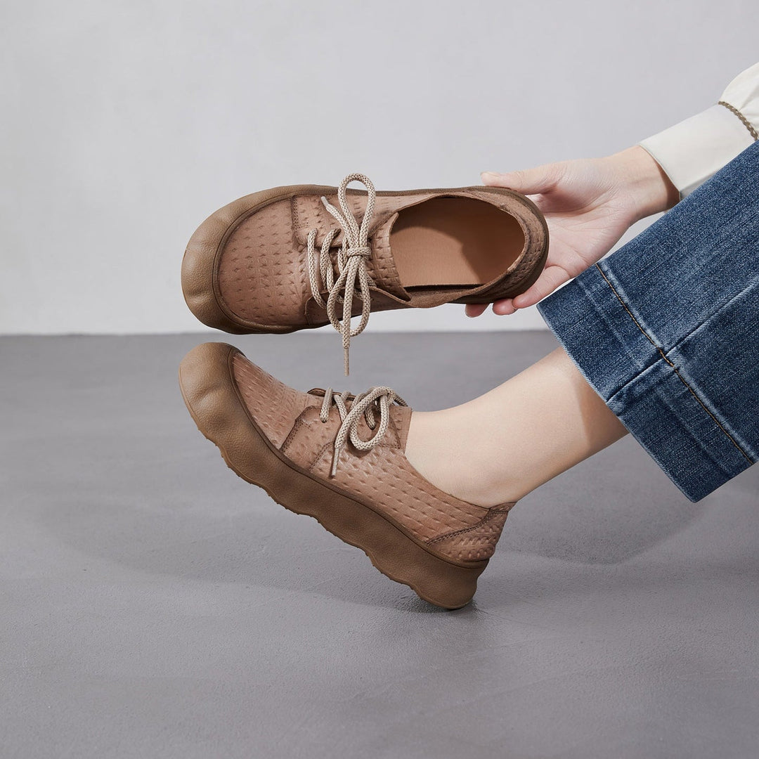 Women’s Retro Embossed Leather Lace-Up Flats – Comfortable Casual Soft Sole Shoes