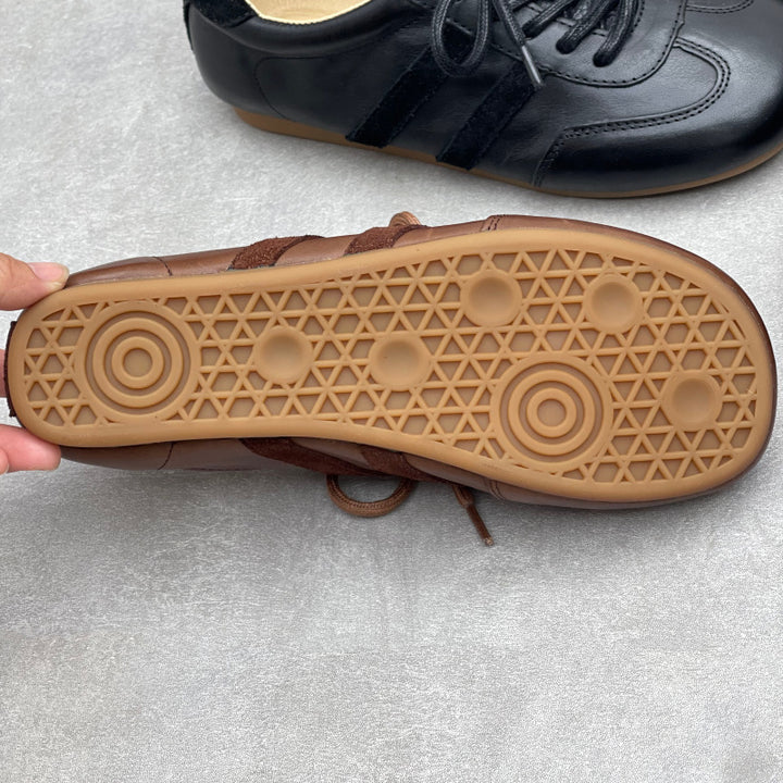 Women's Vintage Leather Retro Runners Round Toe Soft Sole Lace-Up Walking Shoes