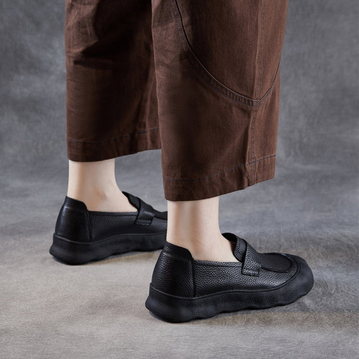 Women’s Retro Slip-On Flat Shoes – Soft Sole Comfortable Casual Style