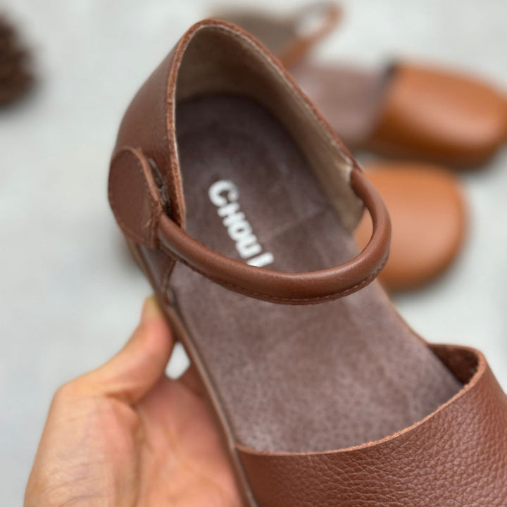 Women’s Retro Leather Closed Toe Sandals – Soft Flat Single Strap Casual Style