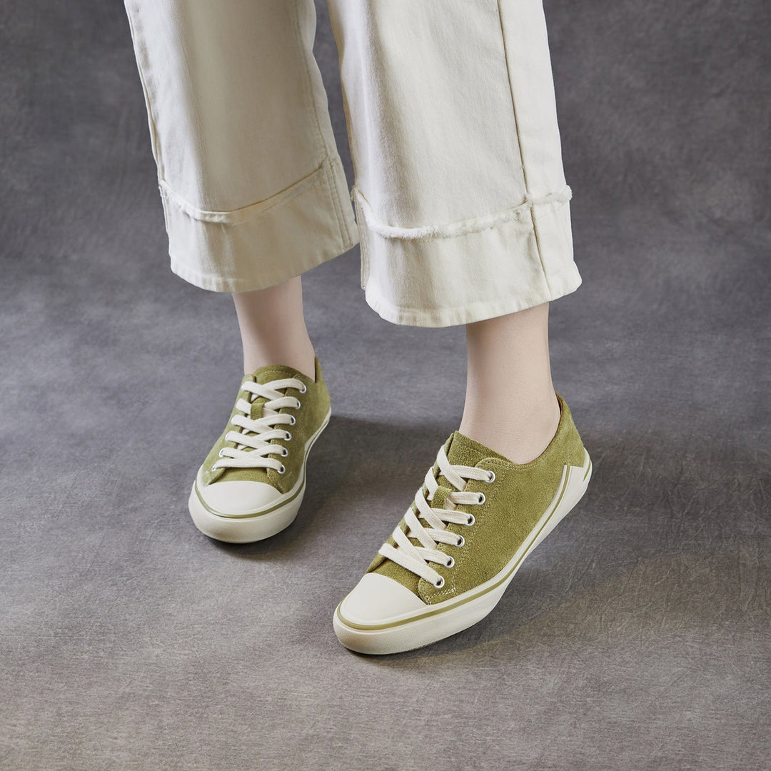 Women‘s Retro Suede Sneakers Vintage Round Toe Low Top Lace-up Flat Walking Shoes