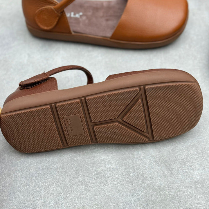 Women’s Retro Leather Closed Toe Sandals – Soft Flat Single Strap Casual Style