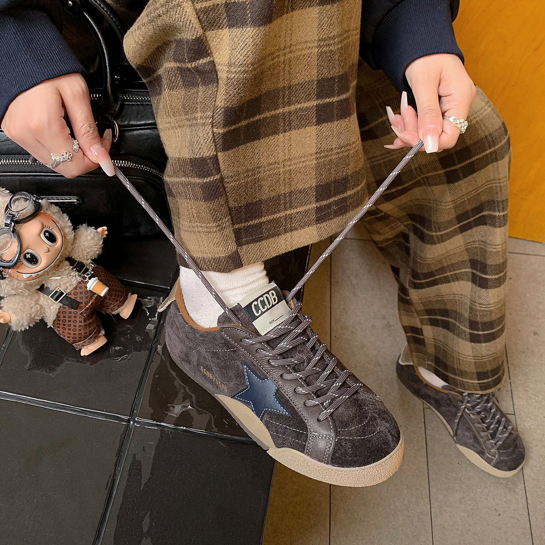 Flat Star Design Sneakers Retro – Women’s Cow Suede Lace-Up Shoes