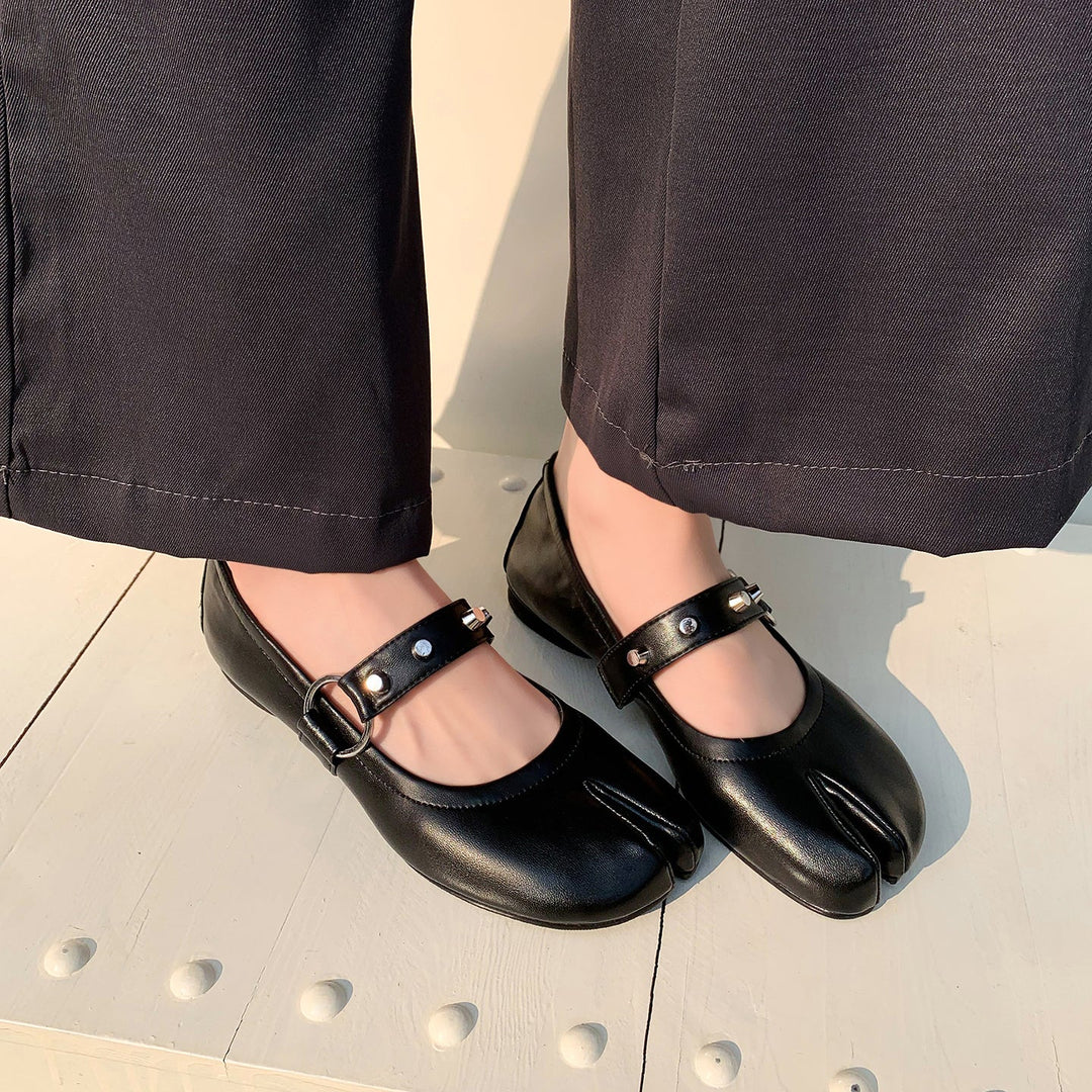 Women‘s Avant-Garde Split Toe Leather Ballet Flats - Luxurious Mary Janes with Studs