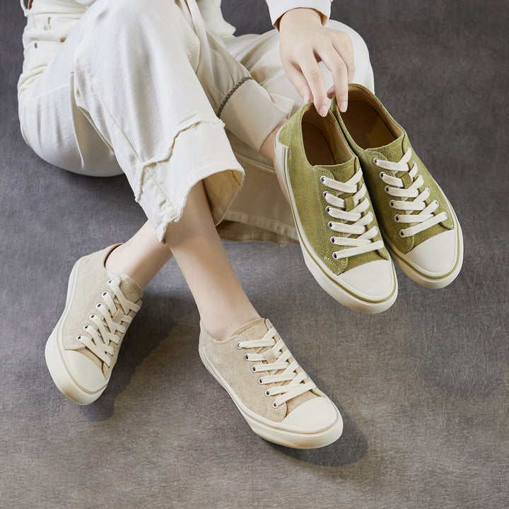 Women‘s Retro Suede Sneakers Vintage Round Toe Low Top Lace-up Flat Walking Shoes