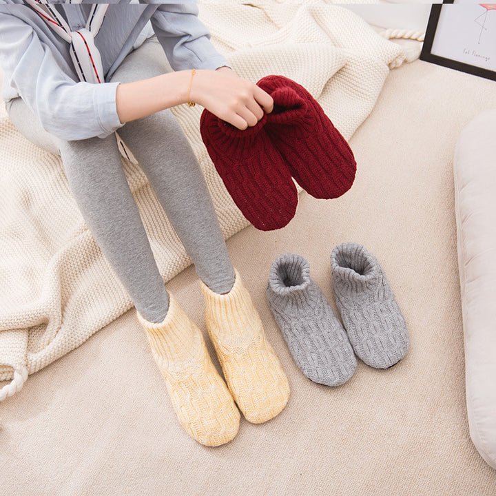 Adults Men's and Women's Cozy Gripper Slipper Socks