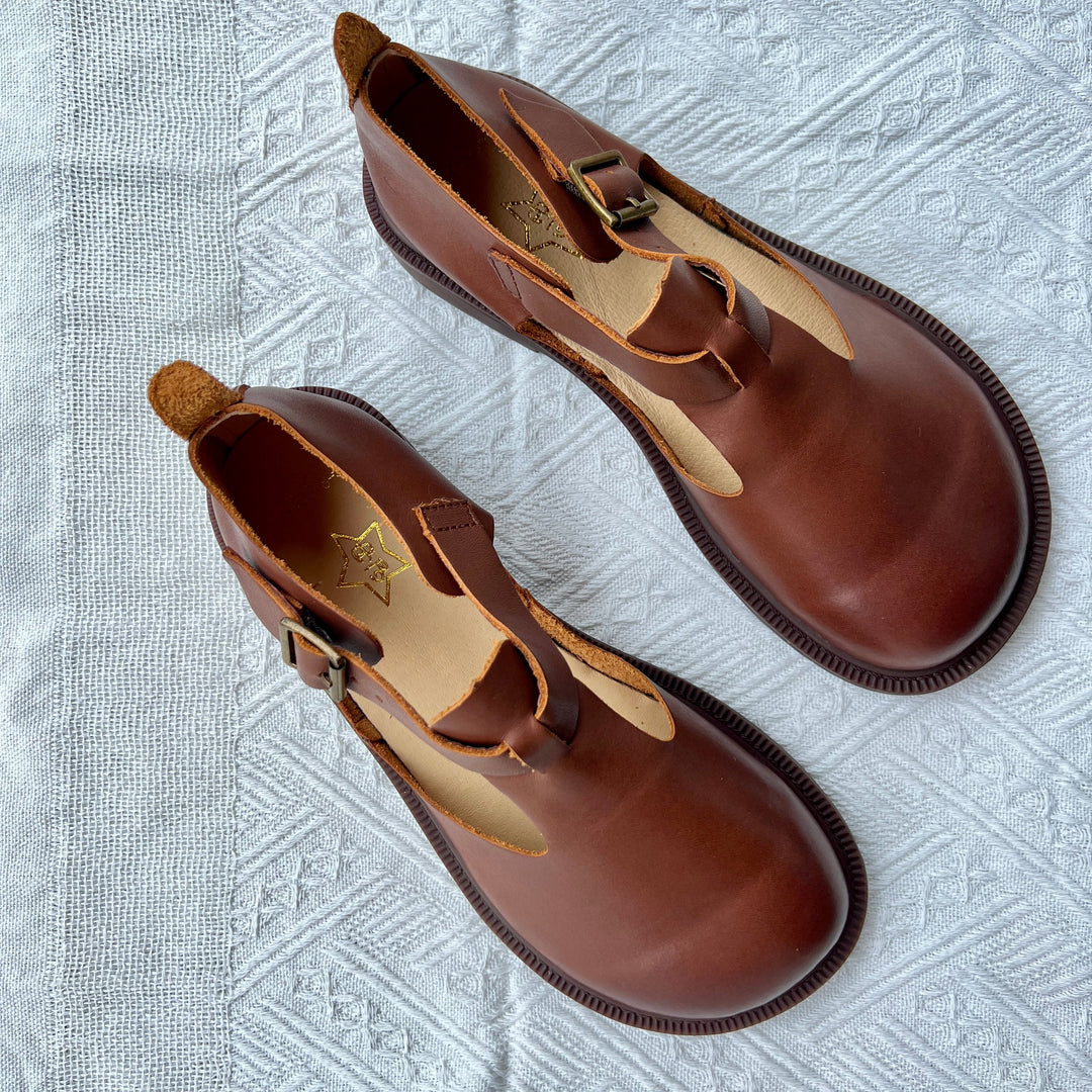 Women's Genuine Leather Retro Big Toe Box Both Sides Hollowed Out Buckle Sandals