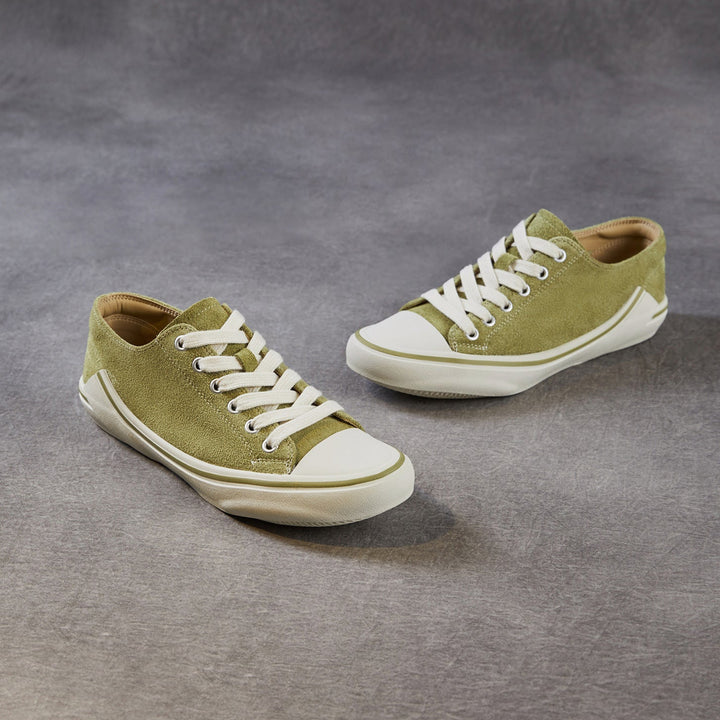Women‘s Retro Suede Sneakers Vintage Round Toe Low Top Lace-up Flat Walking Shoes