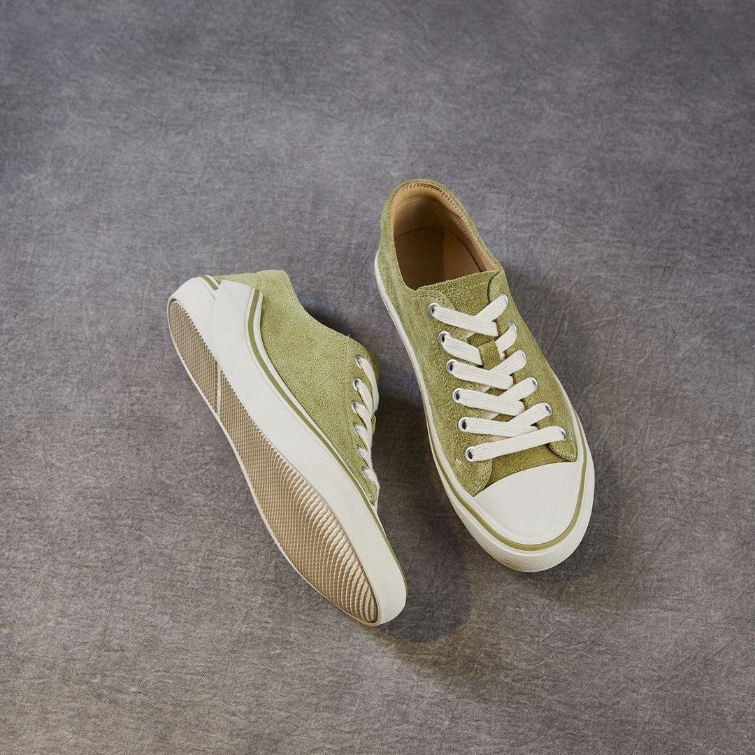 Women‘s Retro Suede Sneakers Vintage Round Toe Low Top Lace-up Flat Walking Shoes