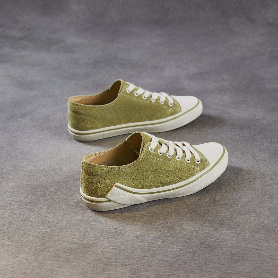 Women‘s Retro Suede Sneakers Vintage Round Toe Low Top Lace-up Flat Walking Shoes