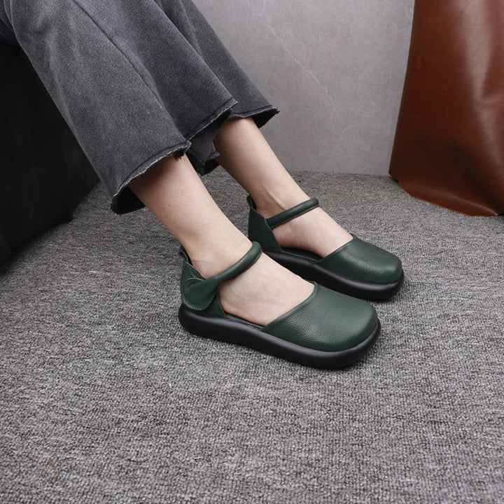 Women’s Leather Velcro Casual Shoes – Retro Closed Toe Flat Shoes
