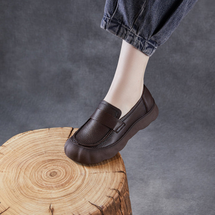 Women’s Retro Slip-On Flat Shoes – Soft Sole Comfortable Casual Style