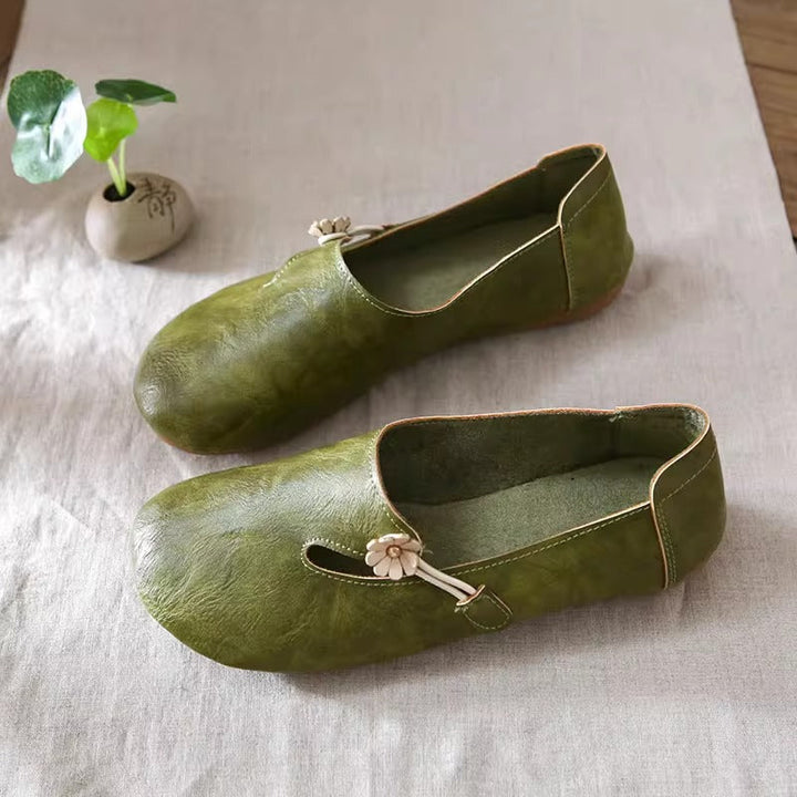 Women's Literary Style Moral Girl Flower Decoration Comfortable Slip-on Flat Shoes