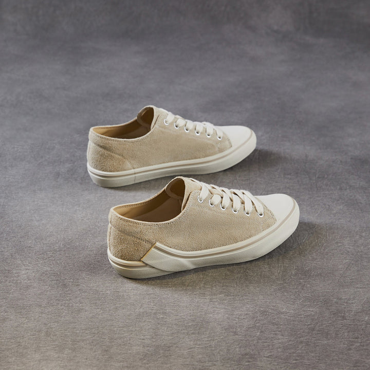 Women‘s Retro Suede Sneakers Vintage Round Toe Low Top Lace-up Flat Walking Shoes