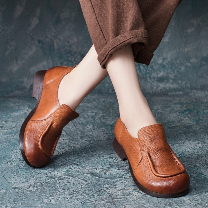 Women's Round Toe Slip On Leather Retro Soft Sole Walk Shoes