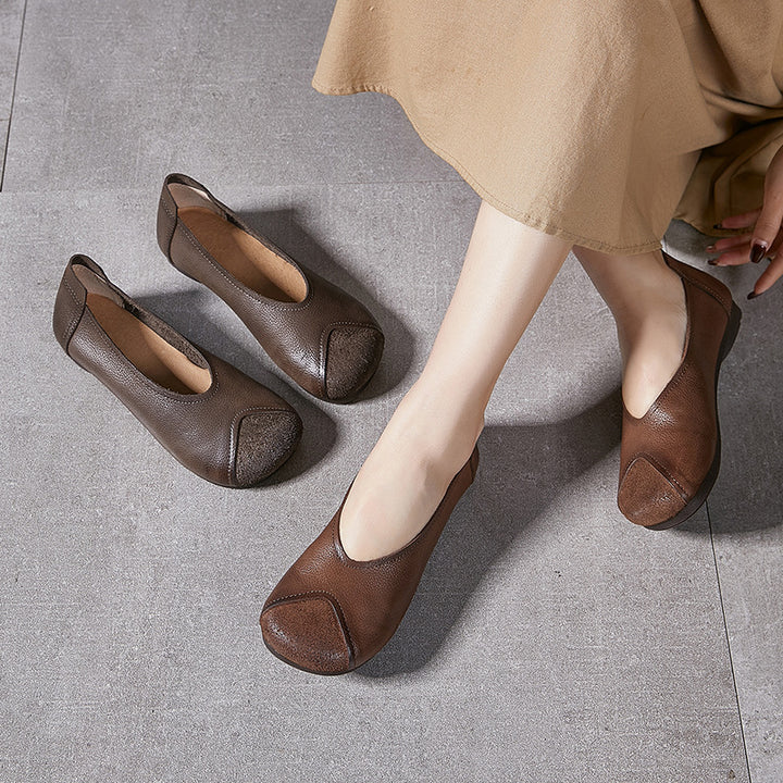 Women's Retro Leather Pumps Vintage Pointed Toe Slip-on Chunky Low Heels