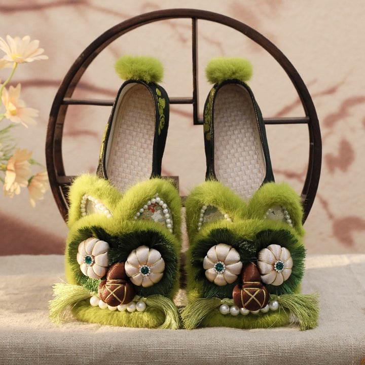 Women's Hanfu Chinese Style Embroidery Shoes - Faux Fur Trim Luxury Floral Tassel Flat Ballet Loafers