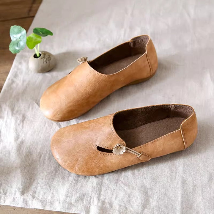 Women's Literary Style Moral Girl Flower Decoration Comfortable Slip-on Flat Shoes