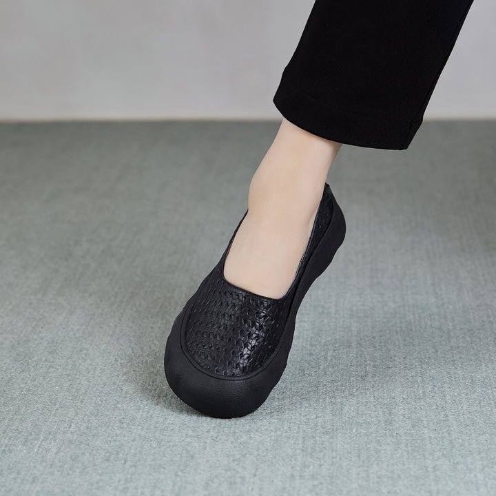 Women's Soft Leather Slip-on Flat Casual Shoes