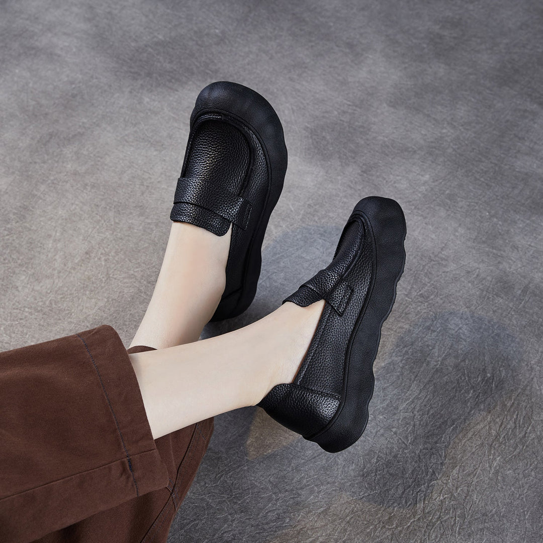 Women’s Retro Slip-On Flat Shoes – Soft Sole Comfortable Casual Style