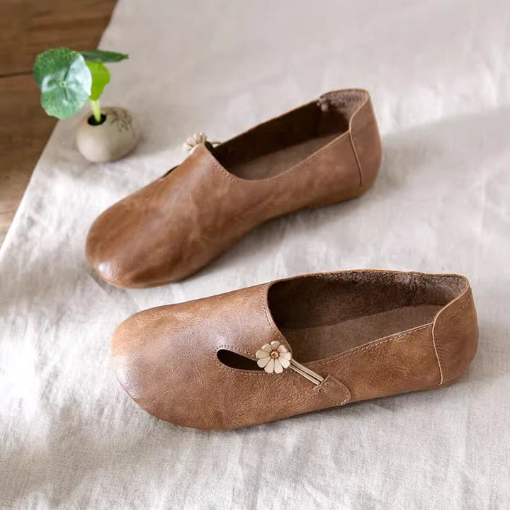 Women's Literary Style Moral Girl Flower Decoration Comfortable Slip-on Flat Shoes