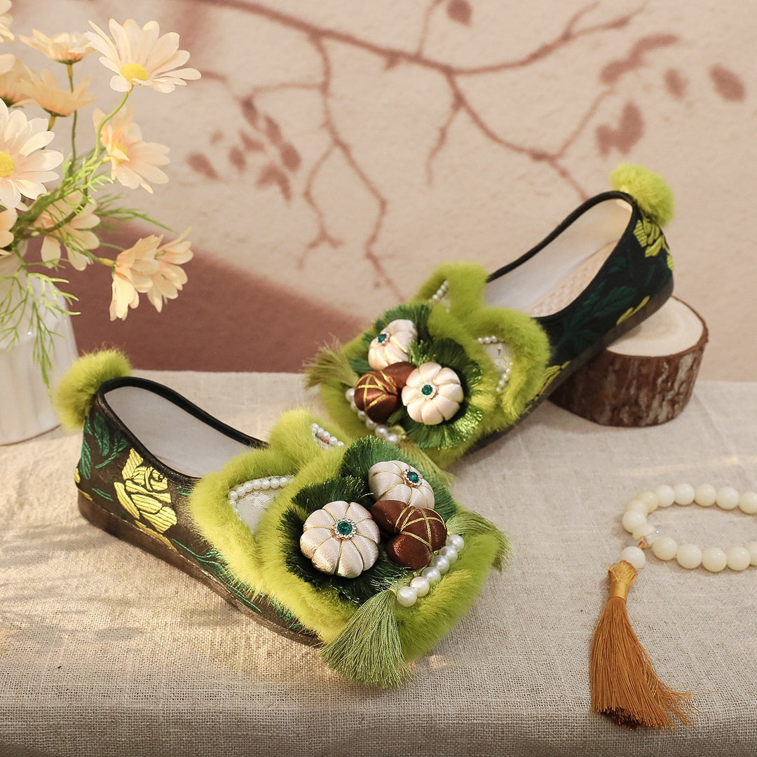 Women's Hanfu Chinese Style Embroidery Shoes - Faux Fur Trim Luxury Floral Tassel Flat Ballet Loafers