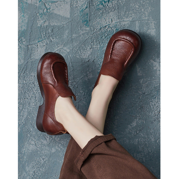 Women's Round Toe Slip On Leather Retro Soft Sole Walk Shoes