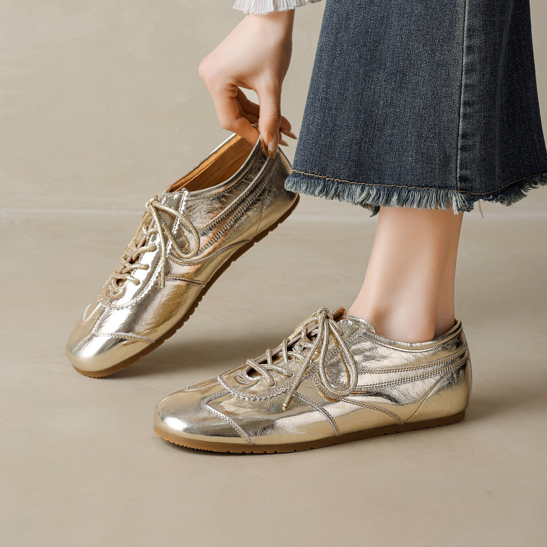 Women’s Soft Leather Flat Sneakers – Stylish Comfortable Casual Shoes