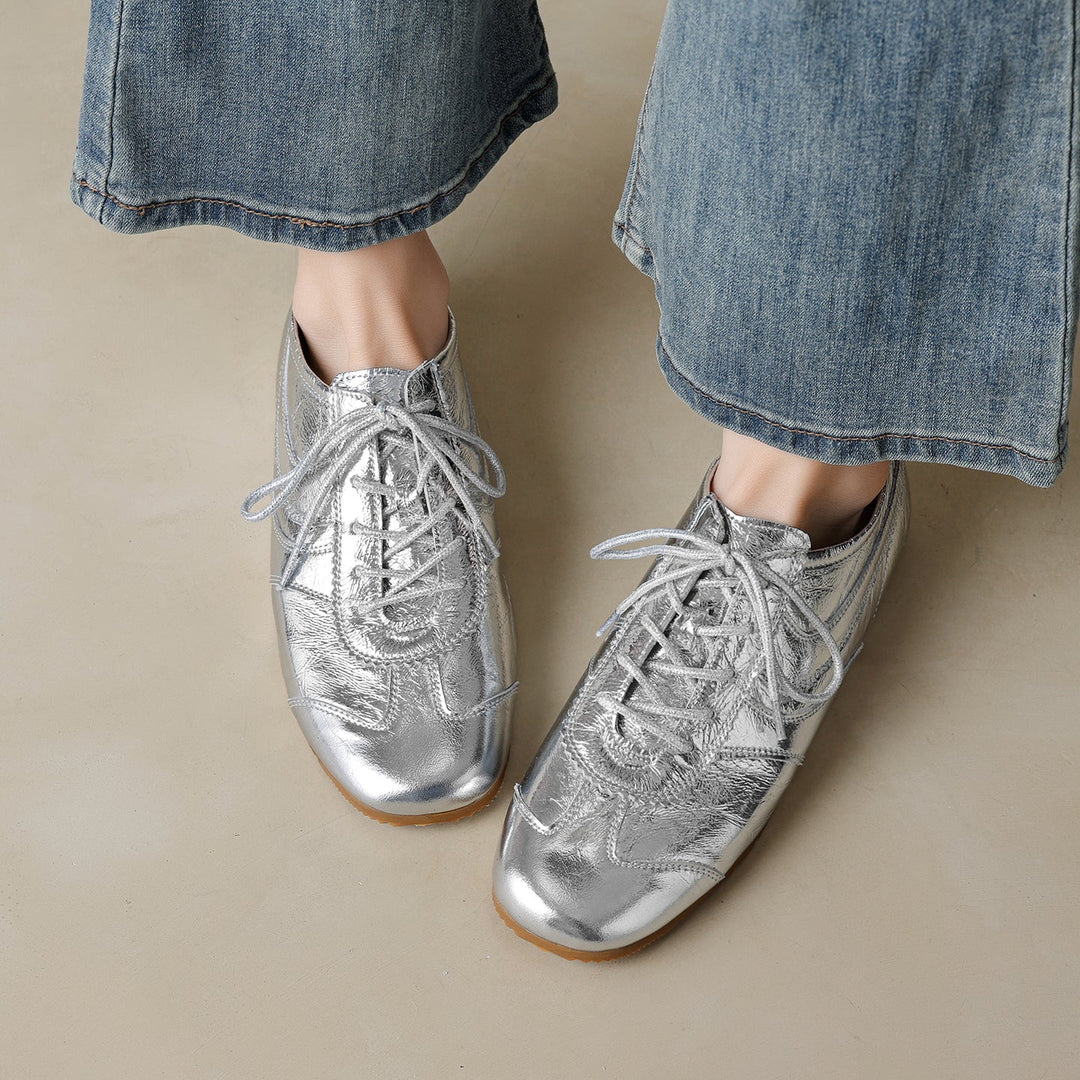 Women’s Soft Leather Flat Sneakers – Stylish Comfortable Casual Shoes