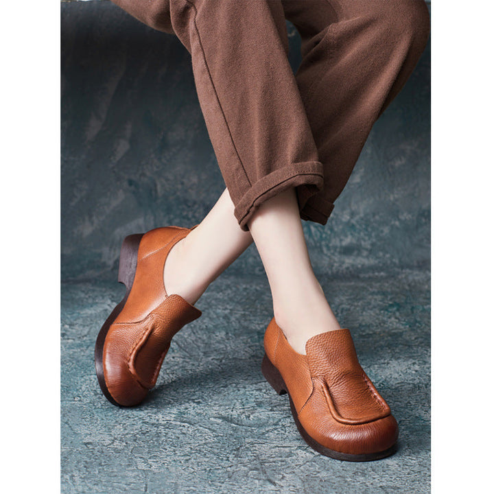Women's Round Toe Slip On Leather Retro Soft Sole Walk Shoes