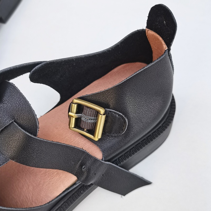 Women's Genuine Leather Retro Big Toe Box Both Sides Hollowed Out Buckle Sandals