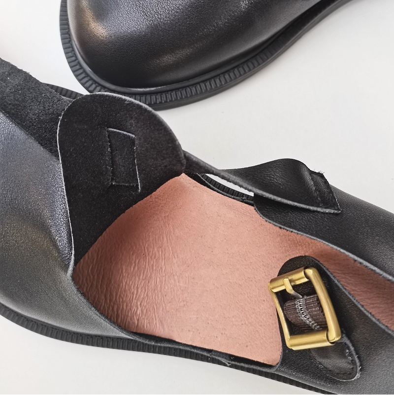 Women's Genuine Leather Retro Big Toe Box Both Sides Hollowed Out Buckle Sandals