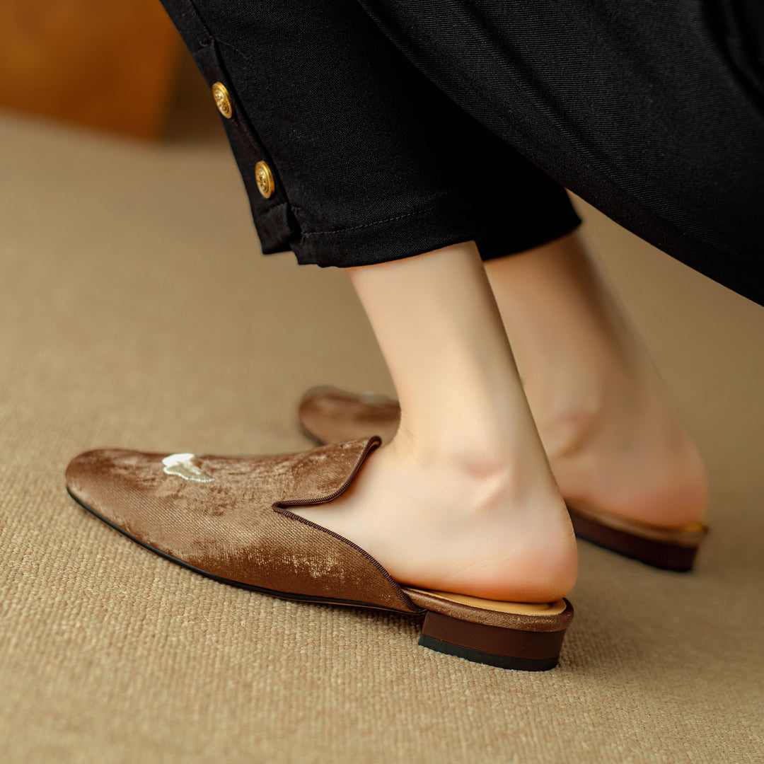 Flat Shoes Green With Hand Embroidered Leaf Velvet Mules