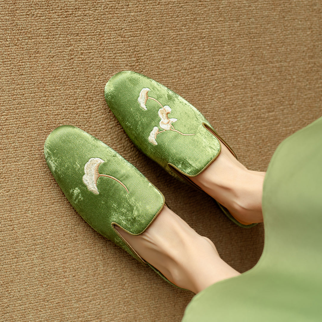 Flat Shoes Green With Hand Embroidered Leaf Velvet Loafers