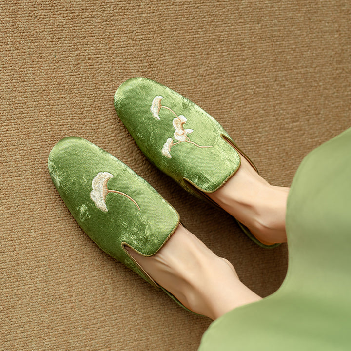 Flat Shoes Green With Hand Embroidered Leaf Velvet Mules