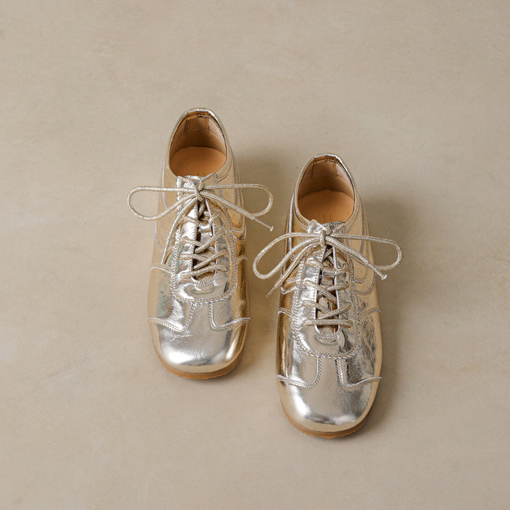 Women’s Soft Leather Flat Sneakers – Stylish Comfortable Casual Shoes