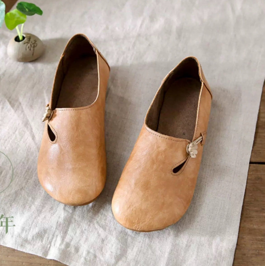 Women's Literary Style Moral Girl Flower Decoration Comfortable Slip-on Flat Shoes