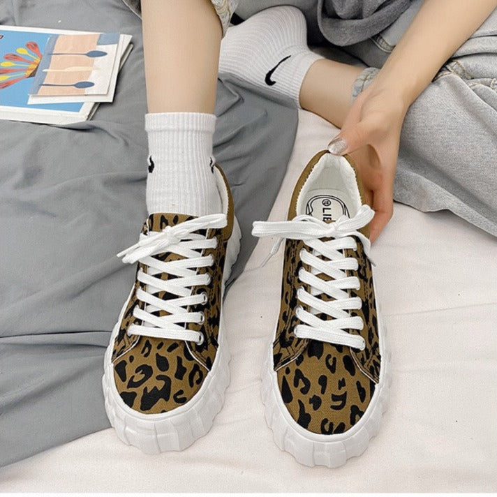 Women's Preppy Style Leopard Print Canvas Sneakers